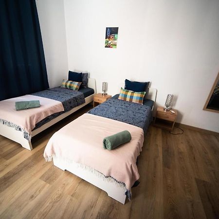 By Port Vell Rooms Barcelona Bagian luar foto