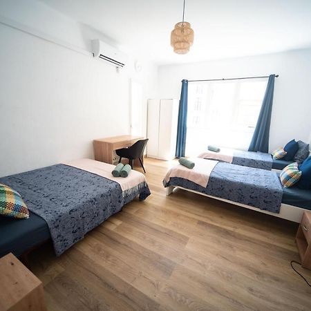 By Port Vell Rooms Barcelona Bagian luar foto