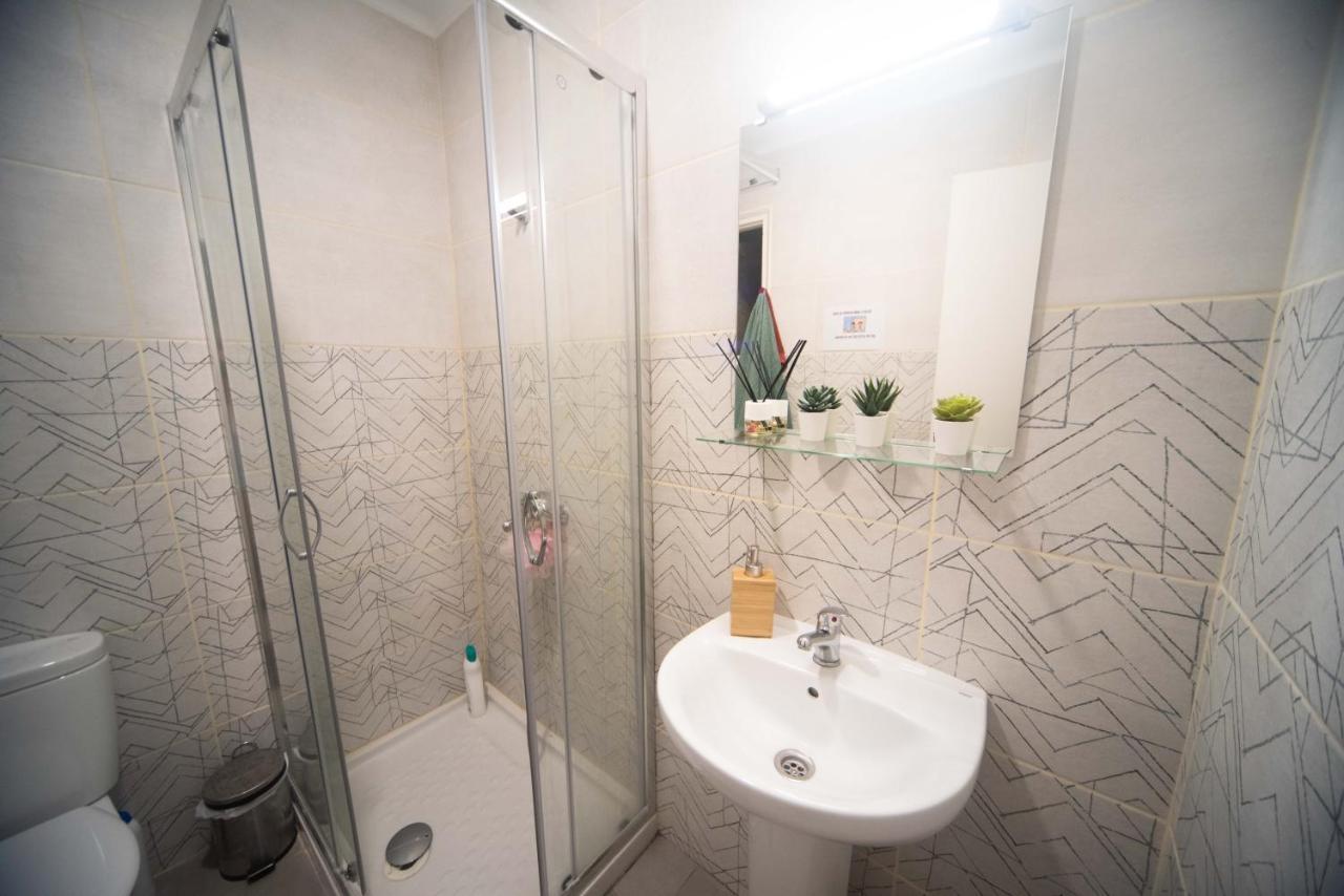 By Port Vell Rooms Barcelona Bagian luar foto