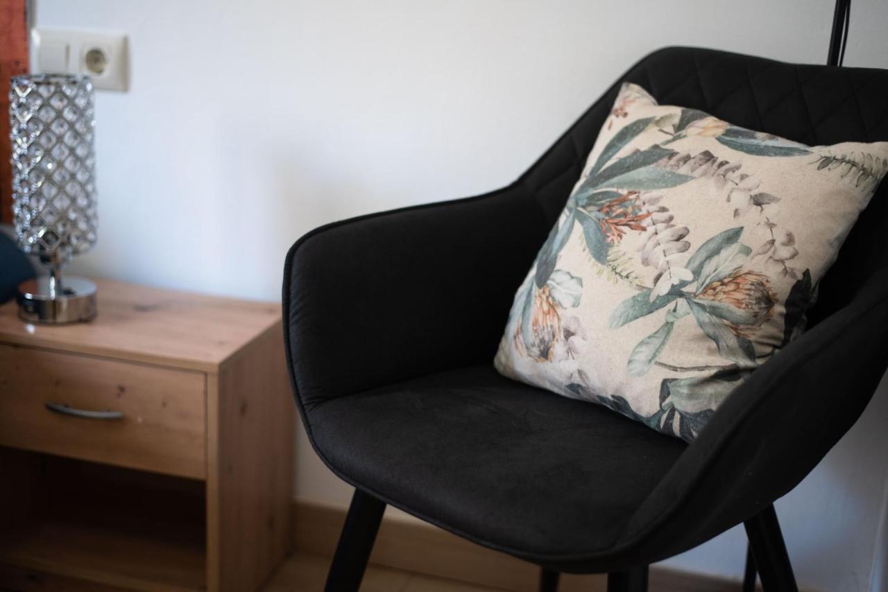 By Port Vell Rooms Barcelona Bagian luar foto